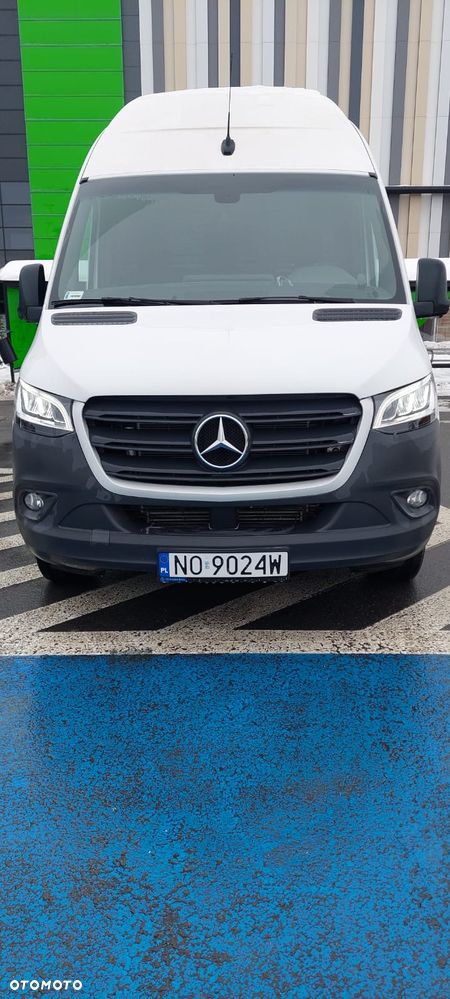 Mercedes-Benz Sprinter - 2