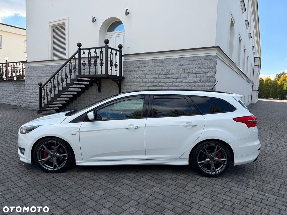 Ford Focus 1.5 EcoBoost ST-Line - 16