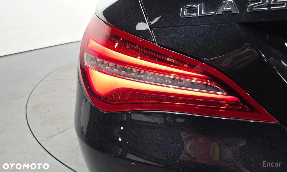 Mercedes-Benz CLA - 4