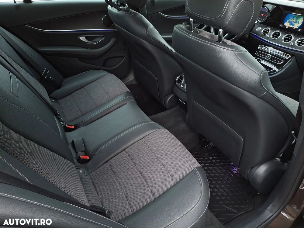 Mercedes-Benz E 200 4MATIC Aut. - 12