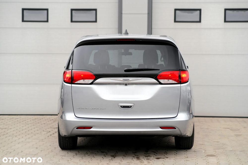 Chrysler Pacifica - 11