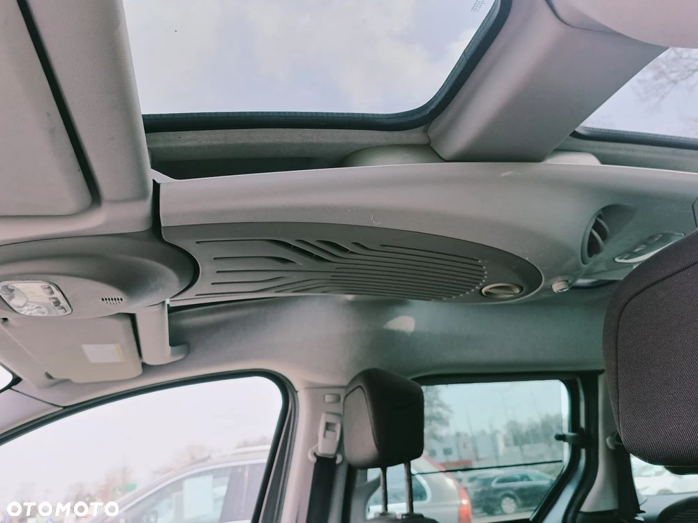 Peugeot Partner 110 Tendance mit Familien-Paket - 18