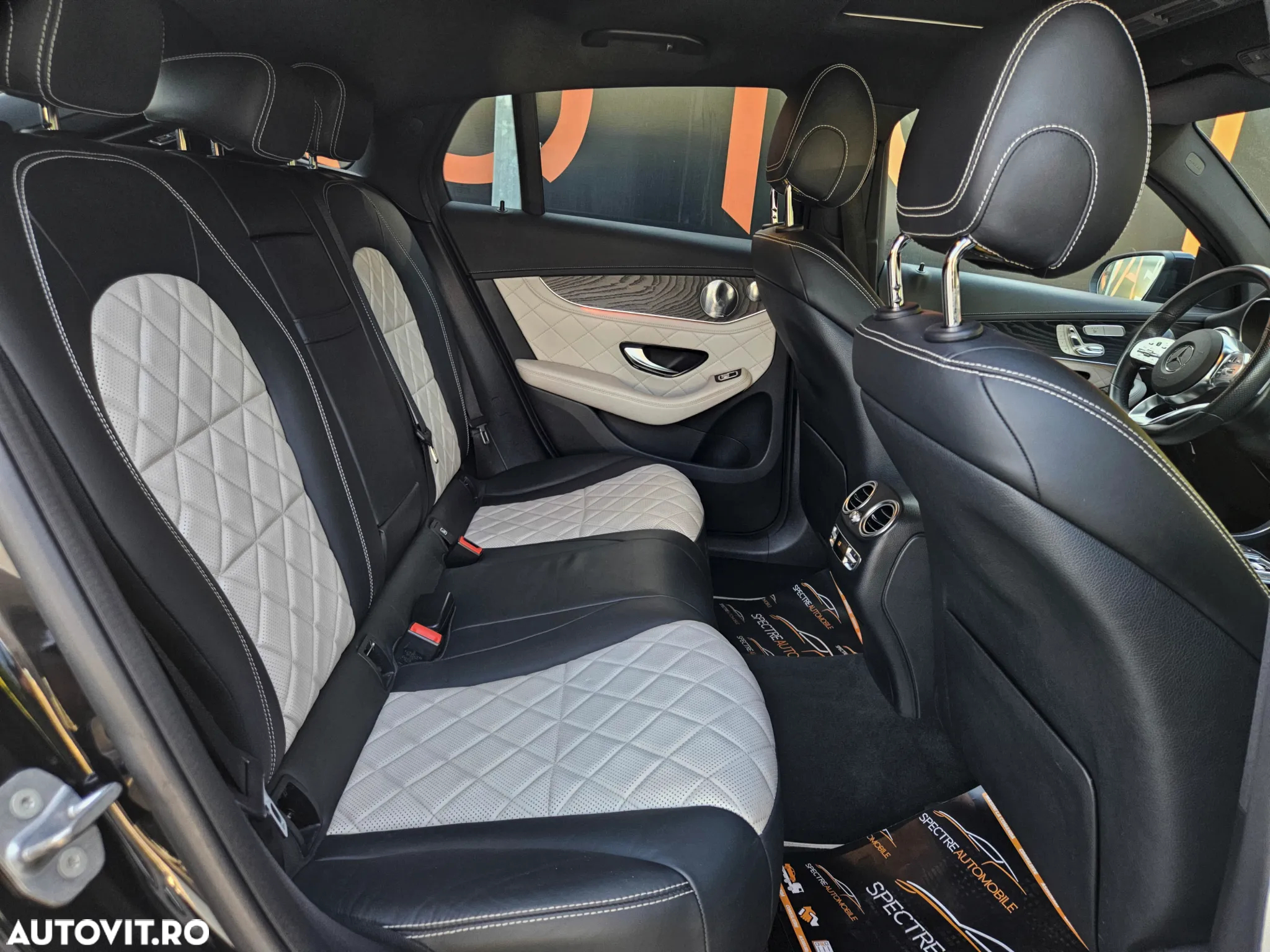 Mercedes-Benz GLC 300 e 4MATIC - 12