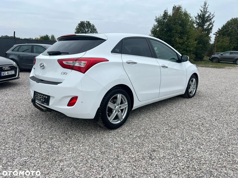 Hyundai i30 1.6 GDI Premium - 11