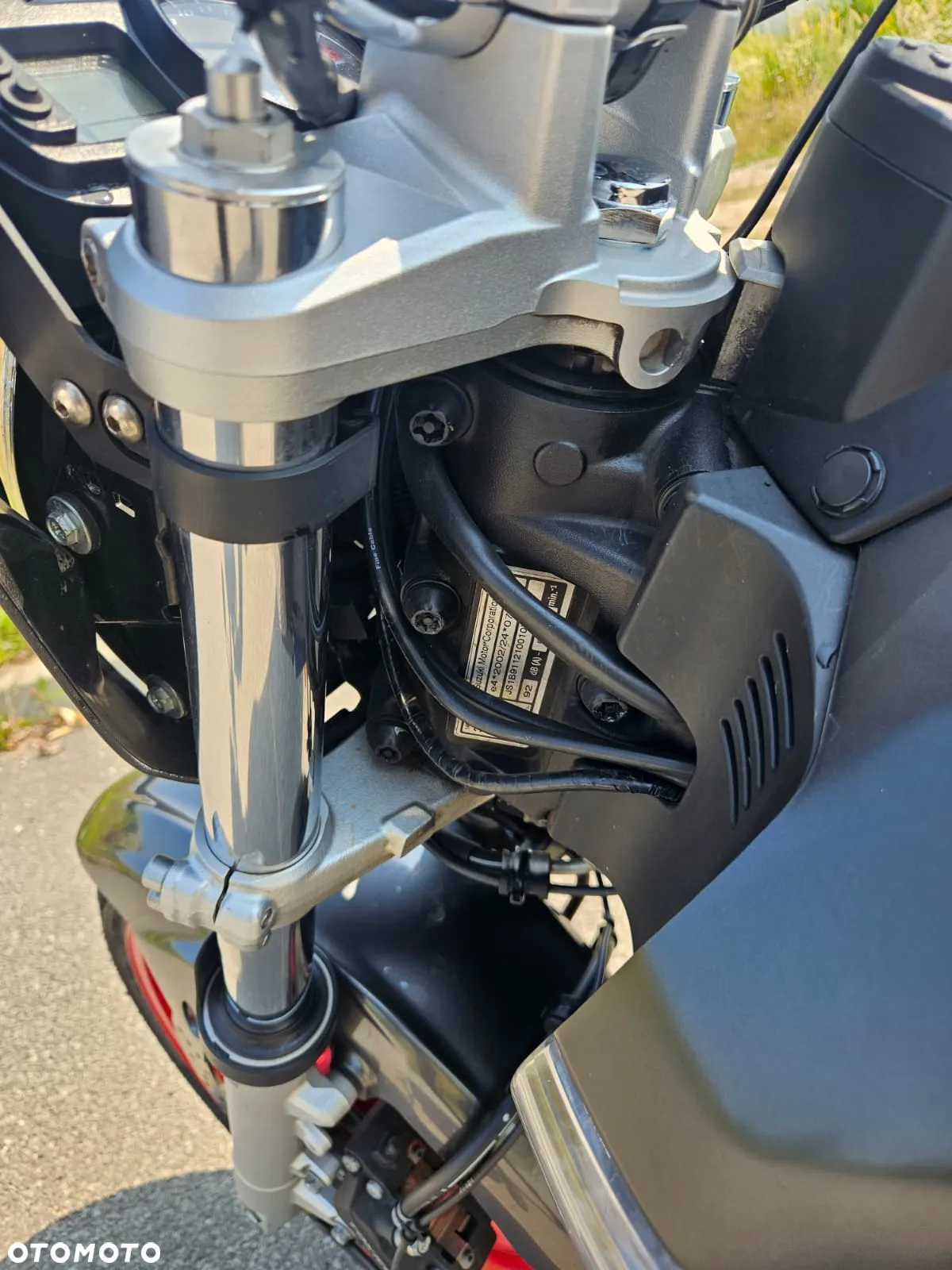 Suzuki GSR - 23