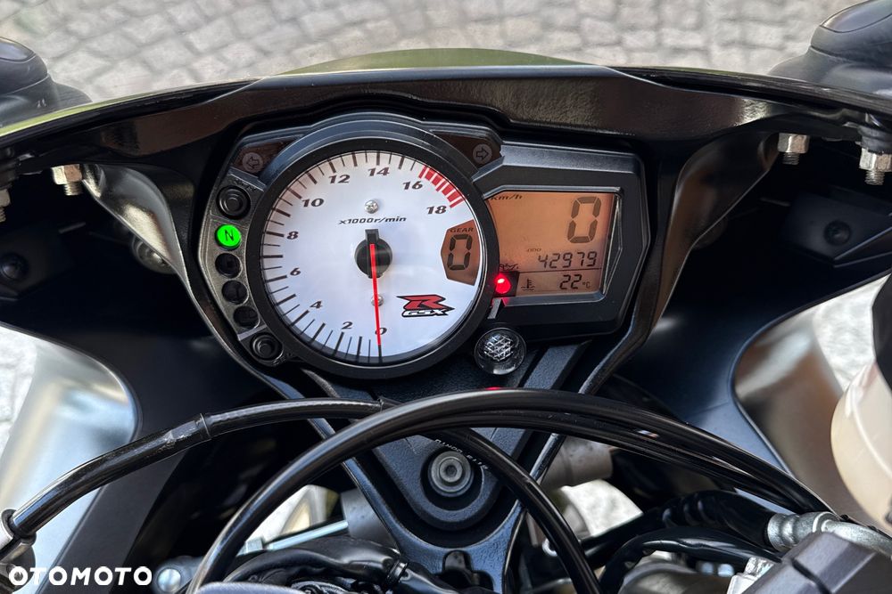 Suzuki GSX-R - 24