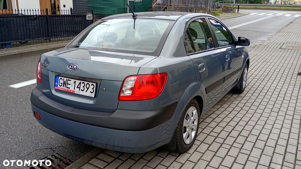 Kia Rio 1.4 Family - 3