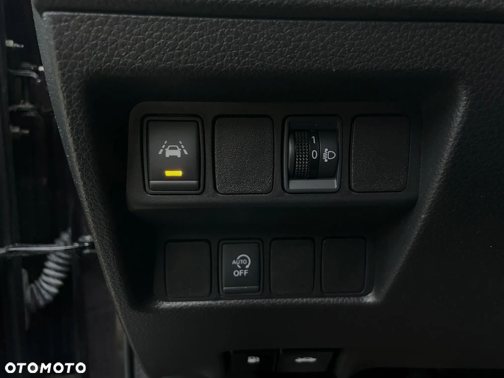 Nissan Qashqai 1.2 DIG-T N-Connecta EU6 - 30