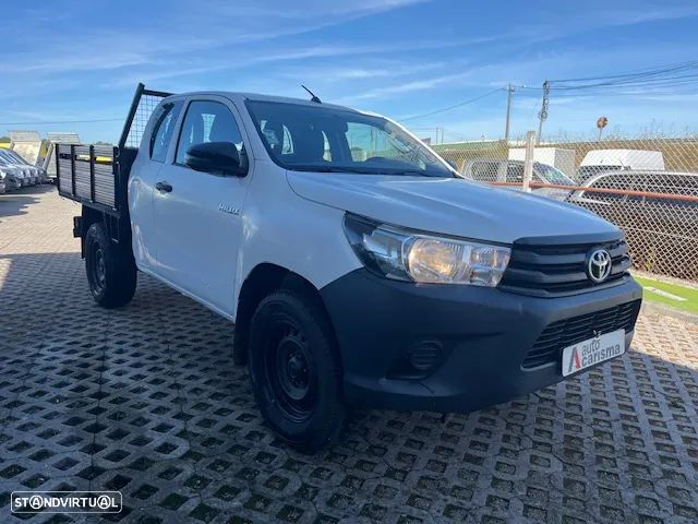 Toyota HILUX Club 150cv  3 Lug. - 3