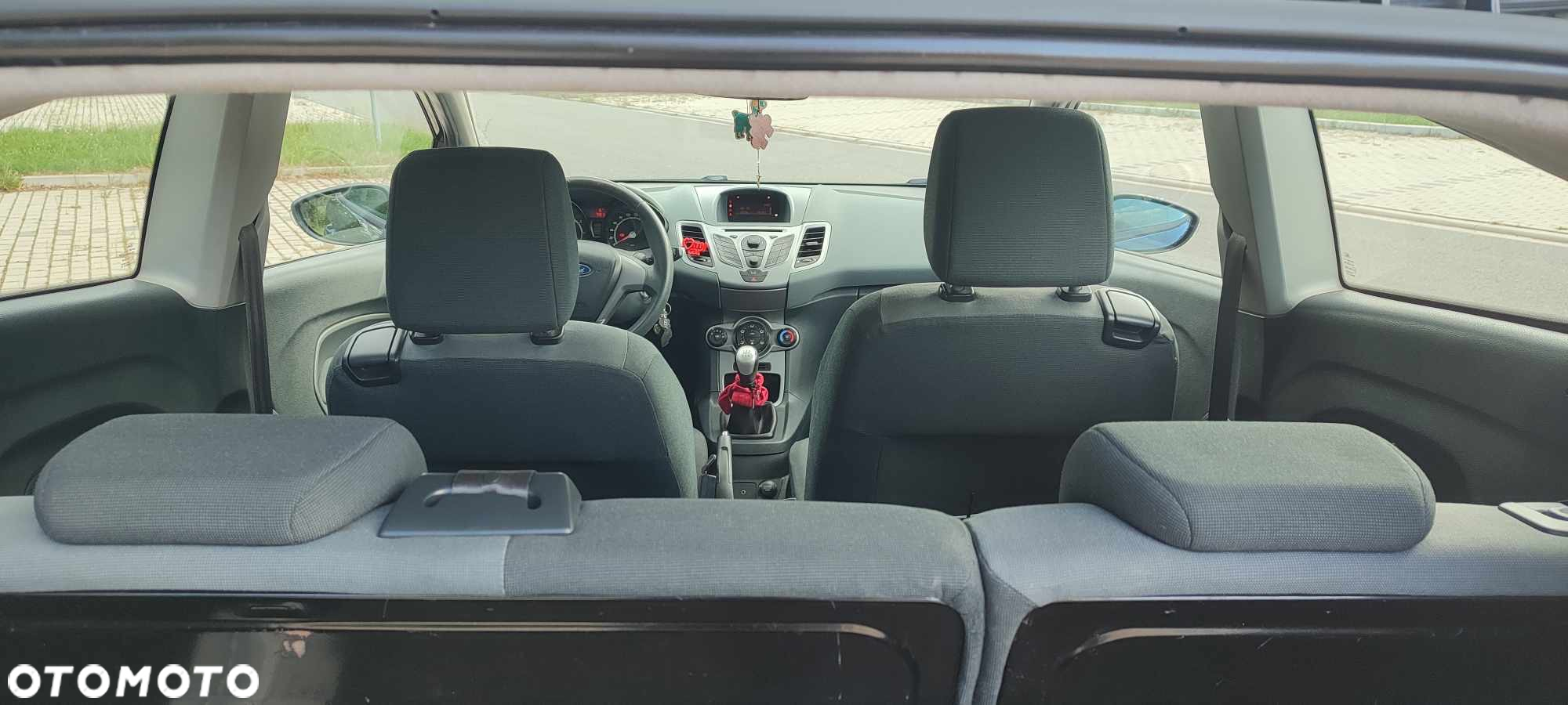 Ford Fiesta 1.25 Ghia - 8