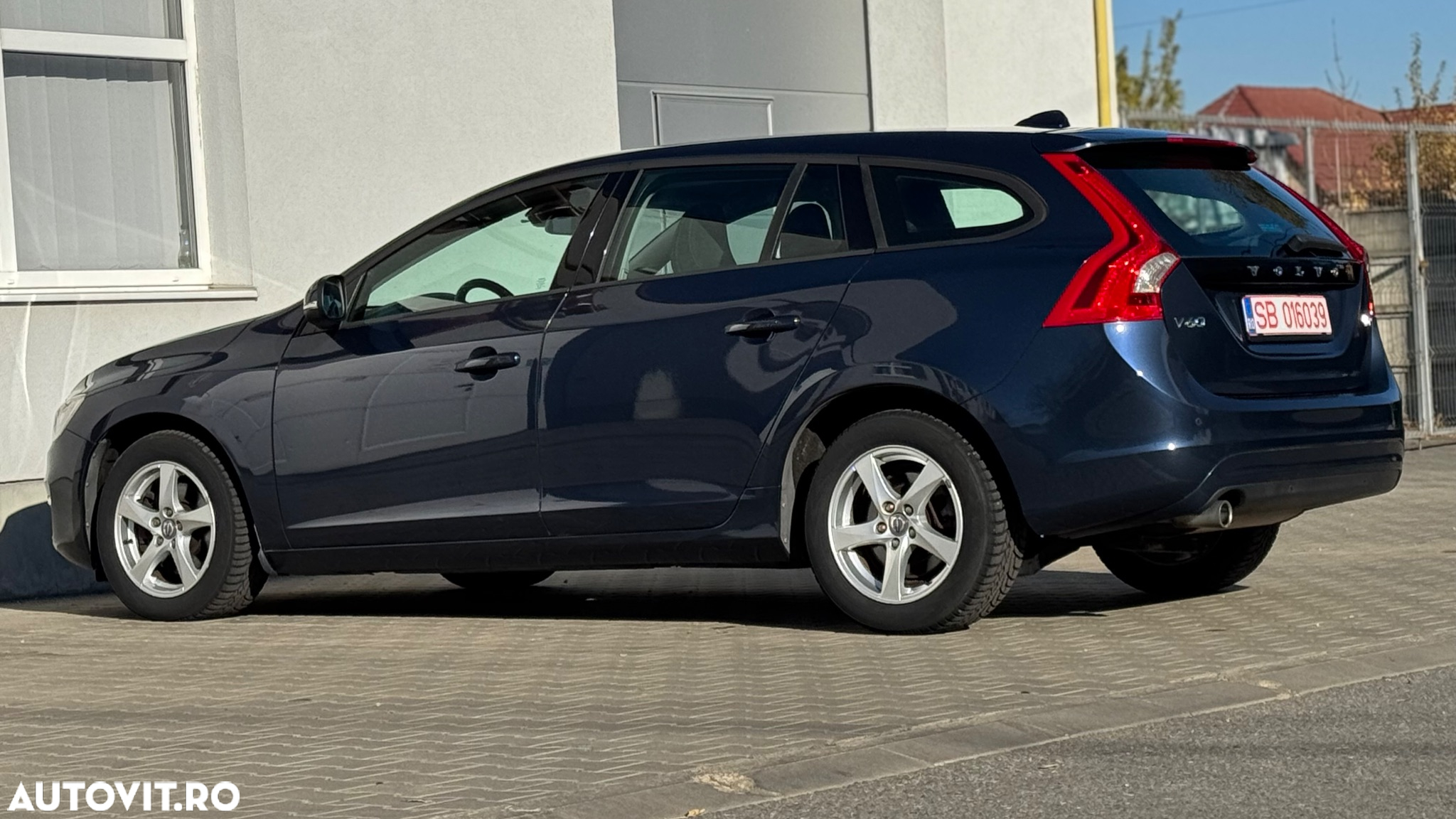 Volvo V60 D2 ECO Start-Stop Kinetic - 4