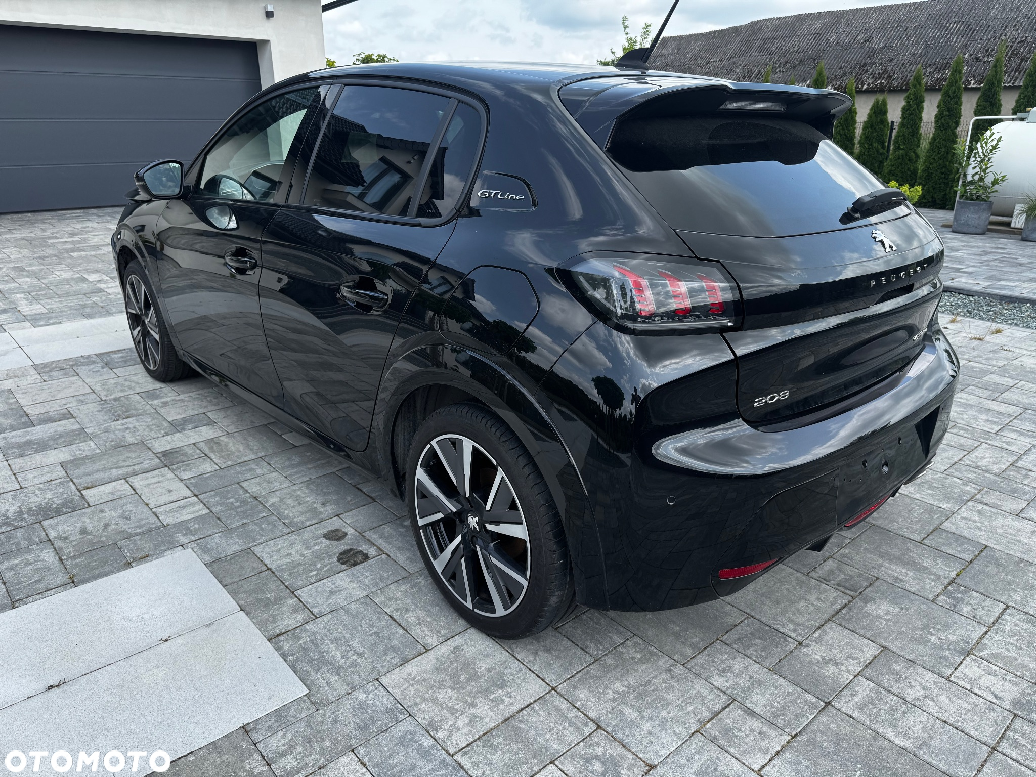 Peugeot 208 PureTech 130 EAT8 GT - 3