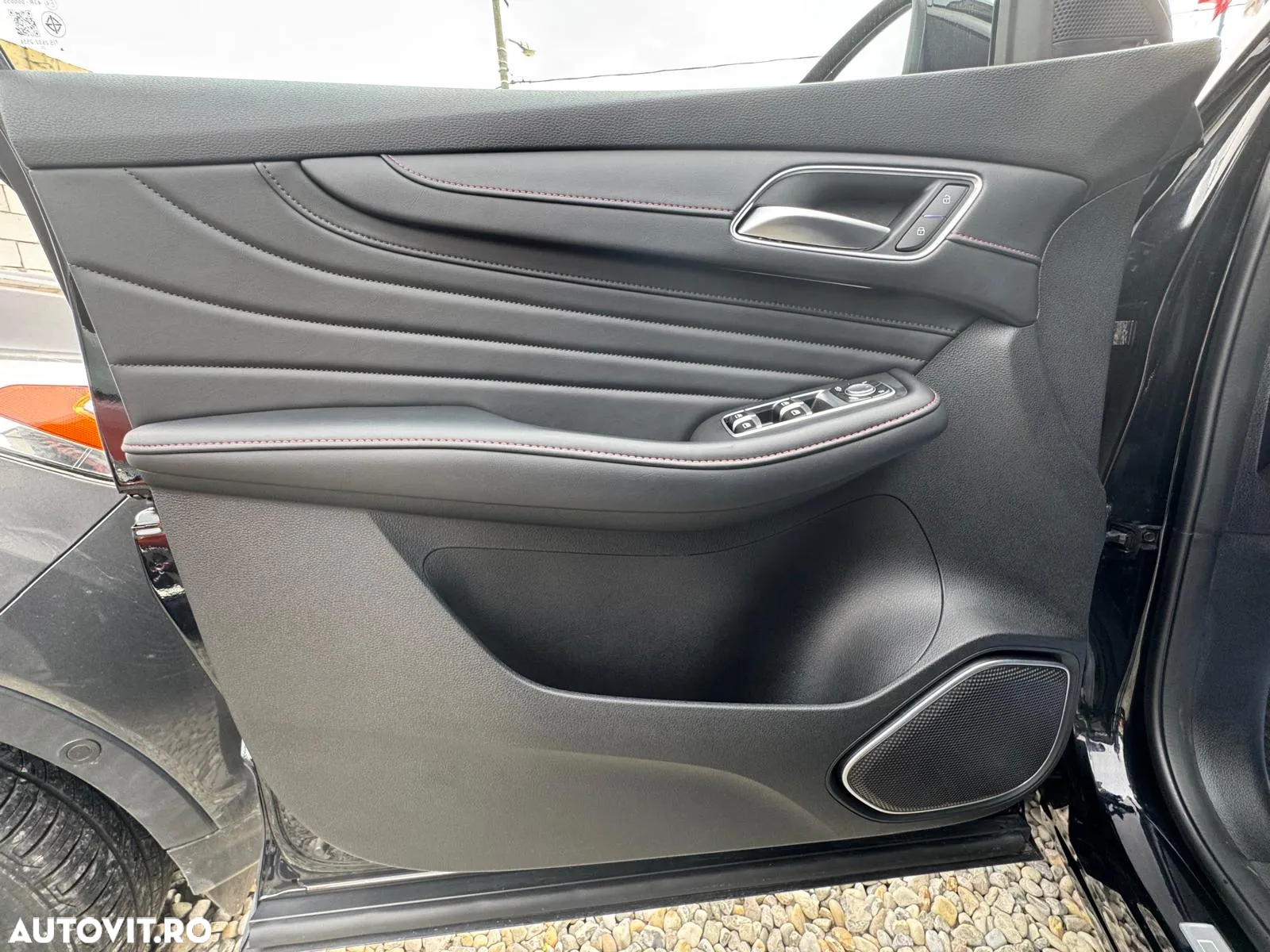 MG EHS 1.5T-GDI PHEV Luxury - 13