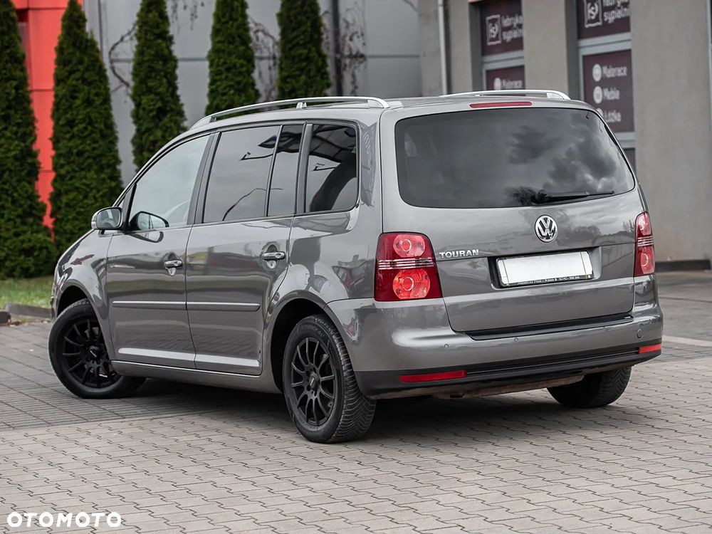Volkswagen Touran - 9