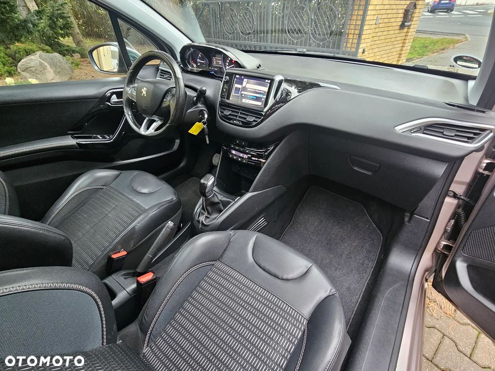 Peugeot 208 95 VTI Allure - 18