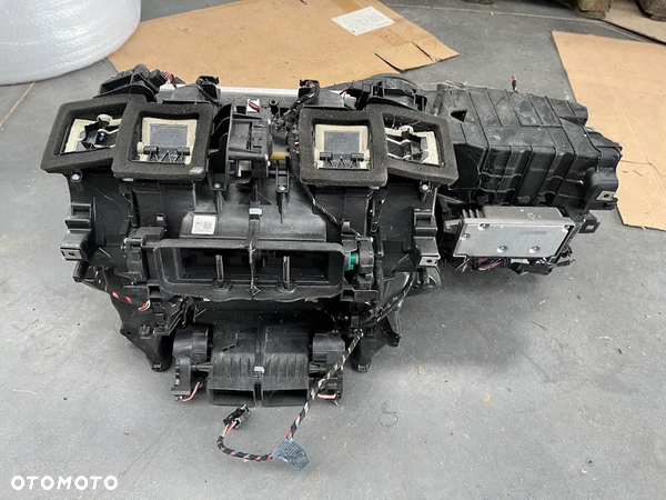BMW 7 F01 Nagrzewnica Obudowa nawiewy