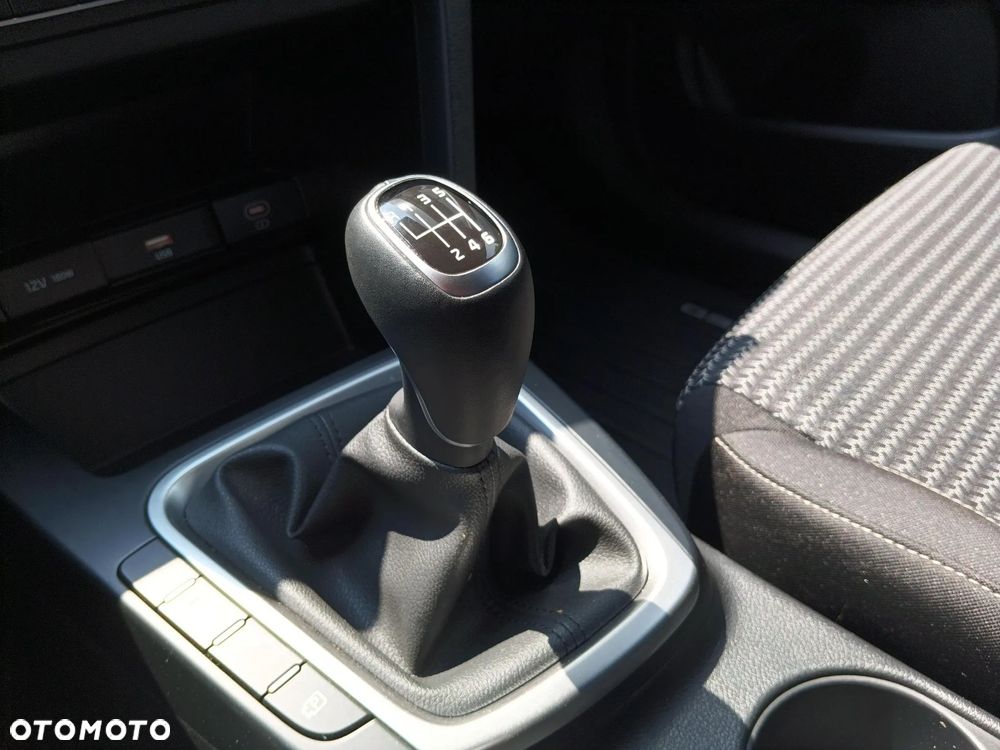 Kia XCeed 1.5 T-GDI M - 22