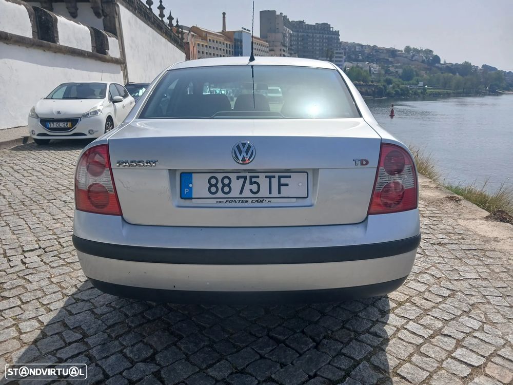 VW Passat 1.9 TDi Trendline - 8