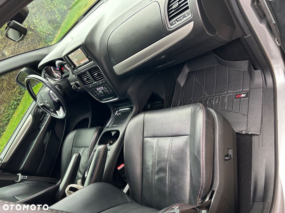 Dodge Grand Caravan - 8
