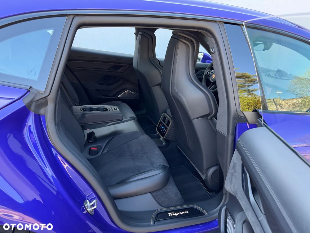 Porsche Taycan - 14