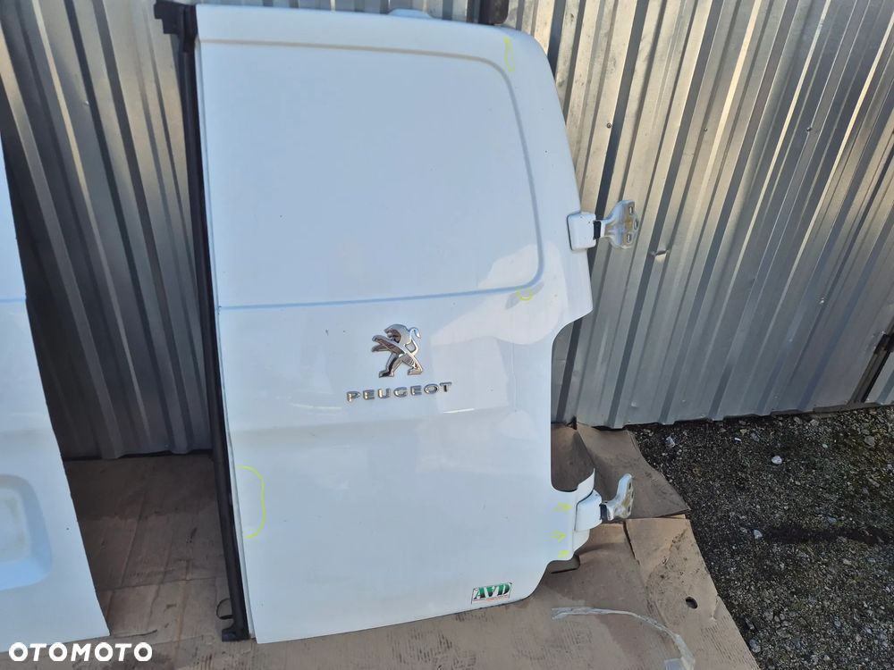 DRZWI TYLNE PEUGEOT EXPERT III JUMPY III 2015- - 17