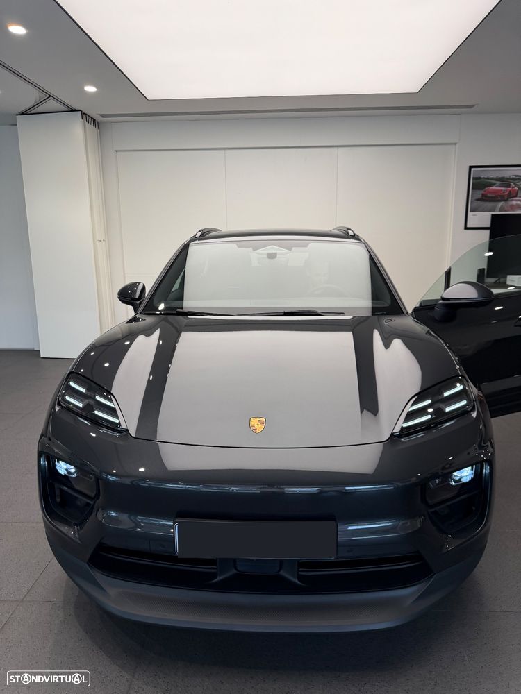 Porsche Macan Electric 4 - 2