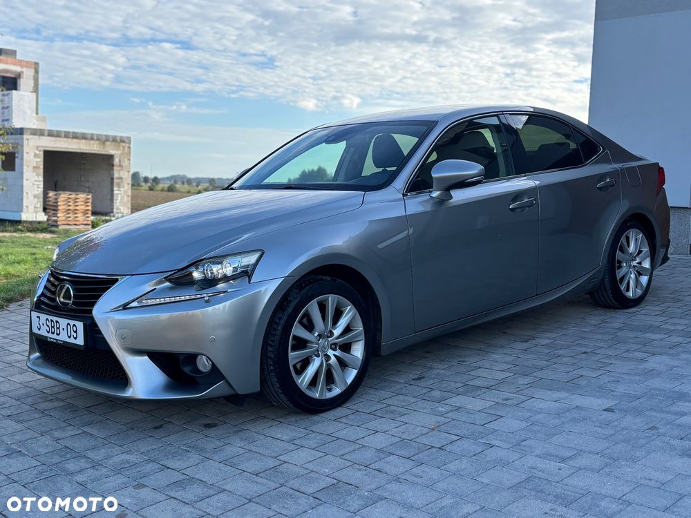Lexus IS 300h Prestige - 5