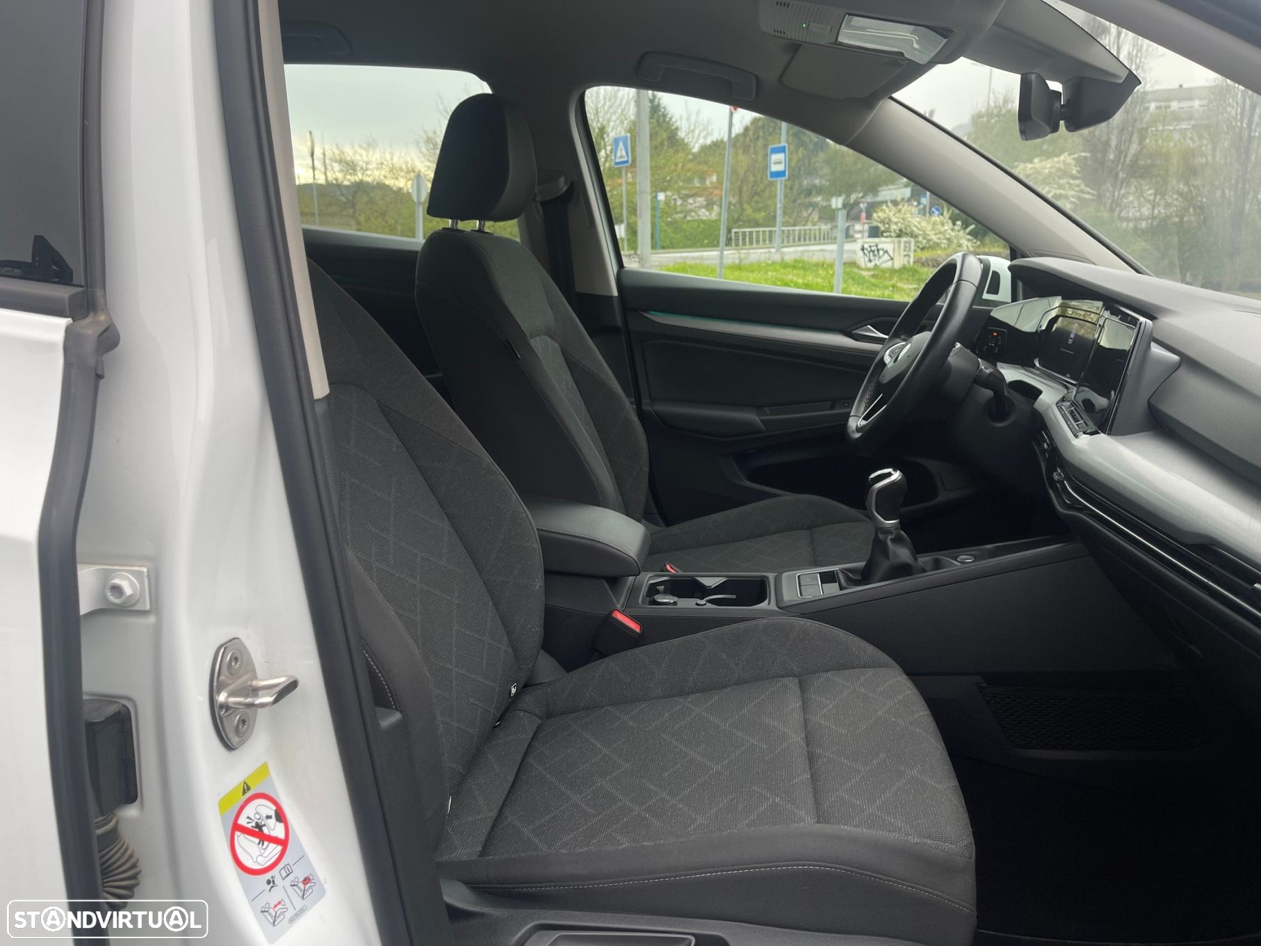 VW Golf 1.0 TSI Life - 48