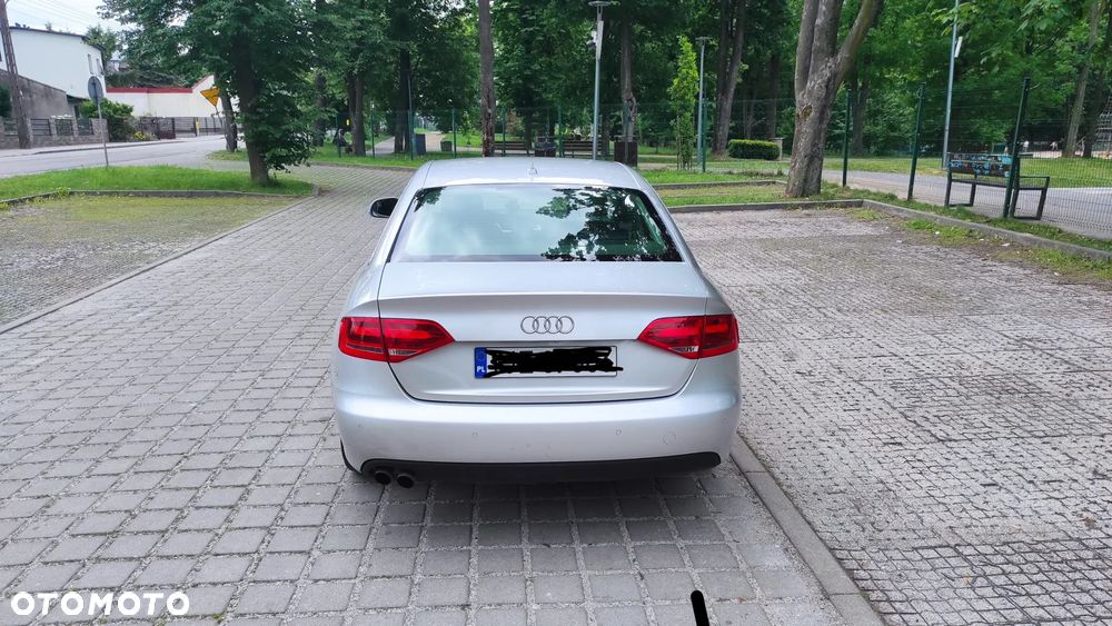 Audi A4 Limousine - 4