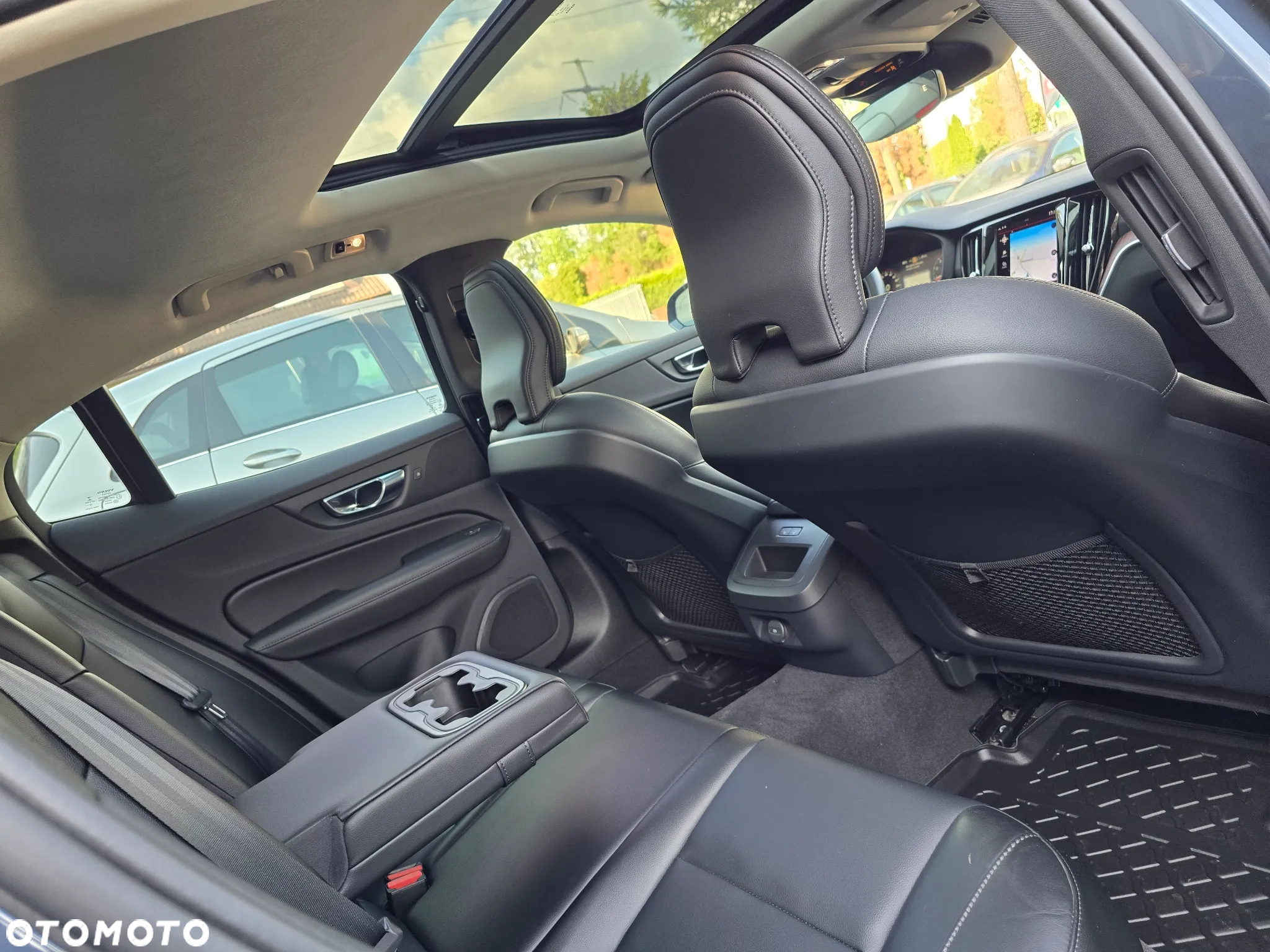 Volvo S60 T6 AWD Momentum Pro - 39