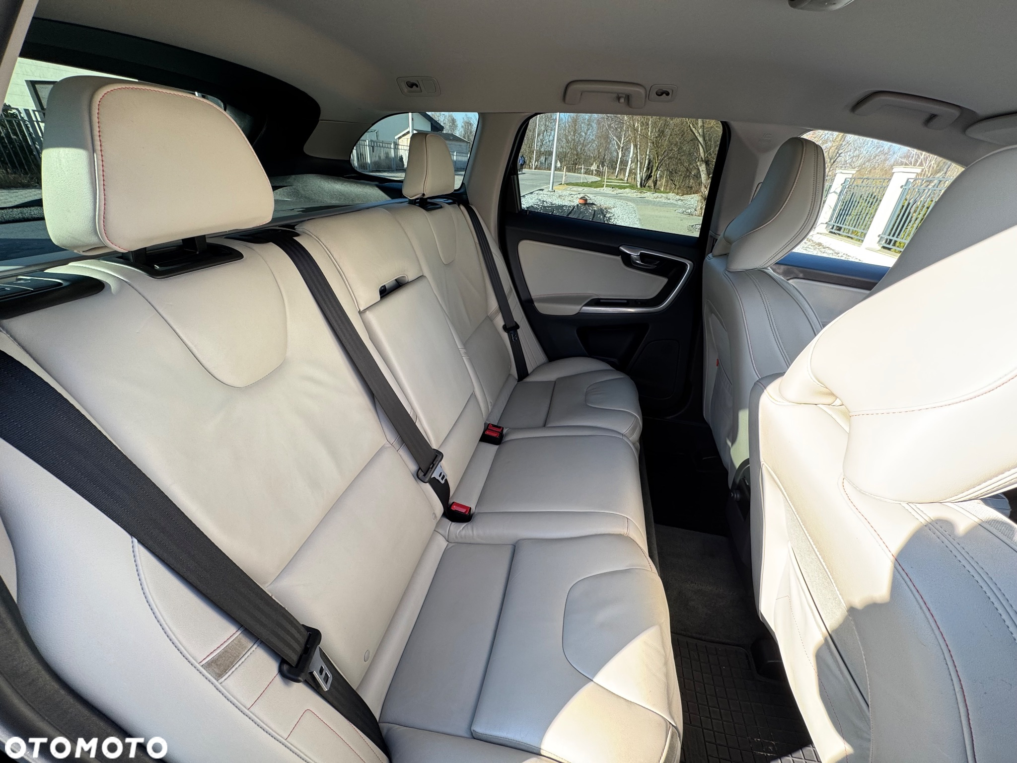 Volvo XC 60 D4 Drive-E Ocean Race - 11