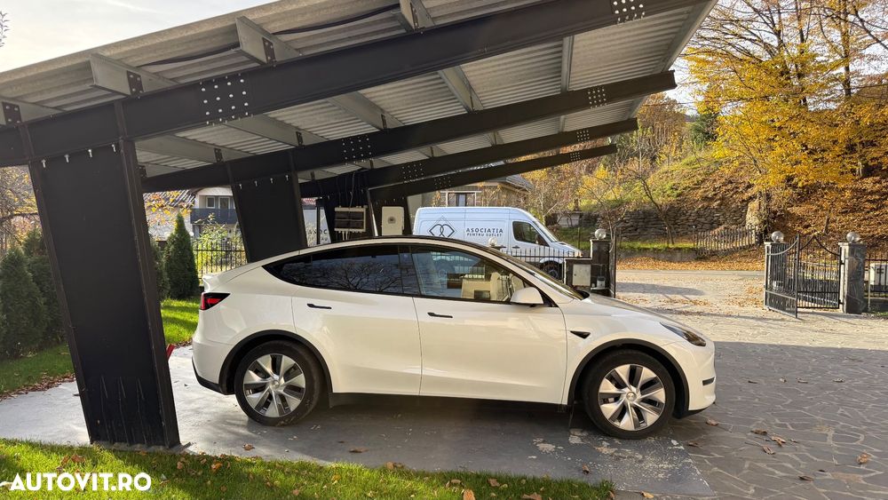 Tesla Model Y AWD Performance - 2