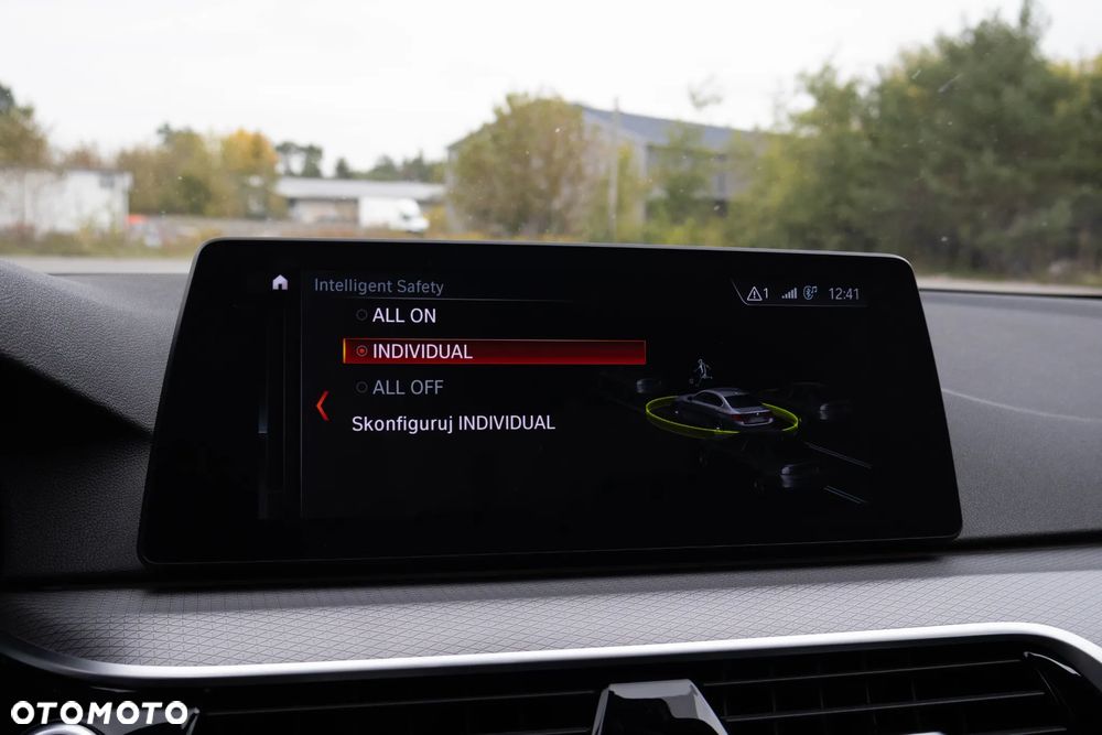 BMW Seria 5 520d xDrive - 36