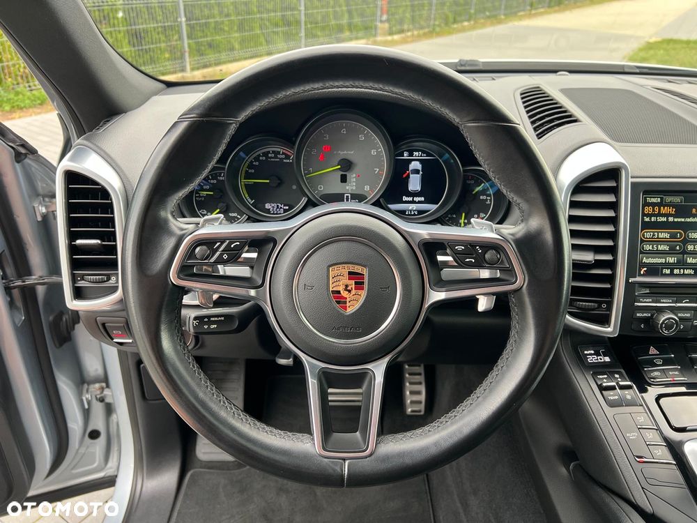 Porsche Cayenne - 25