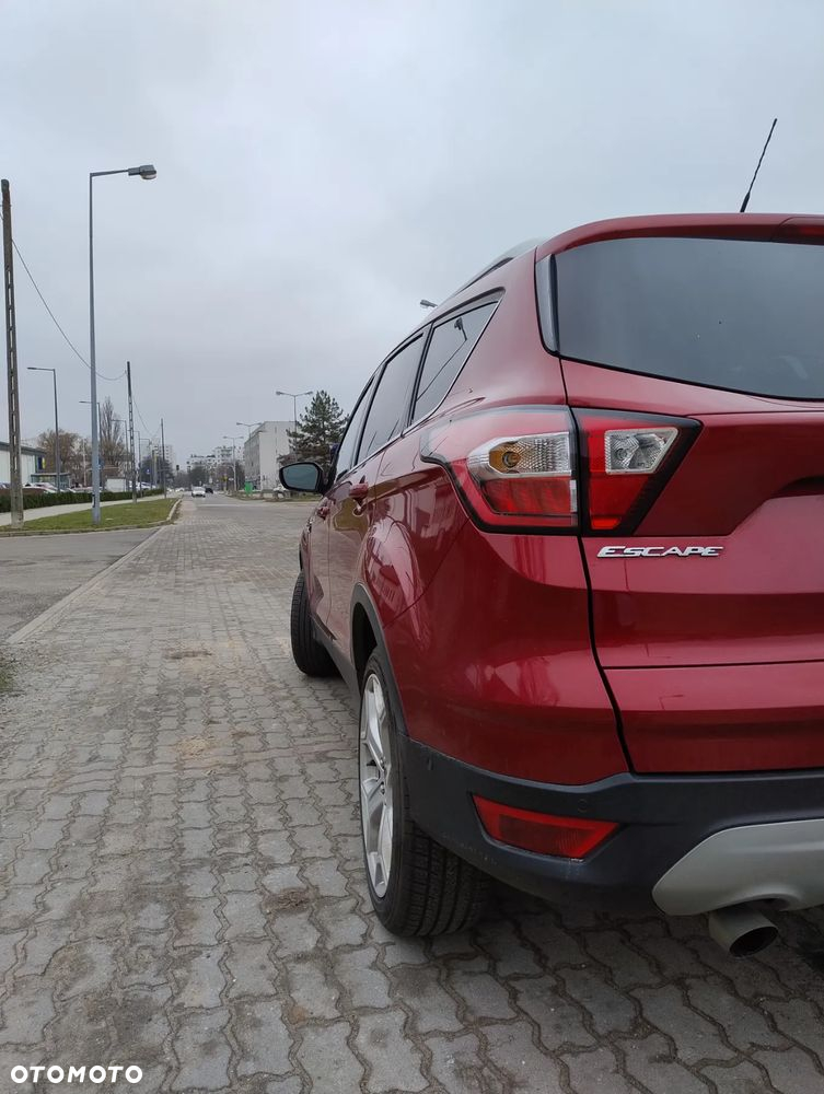 Ford Escape 2.0 EcoBoost AWD Titanium - 11