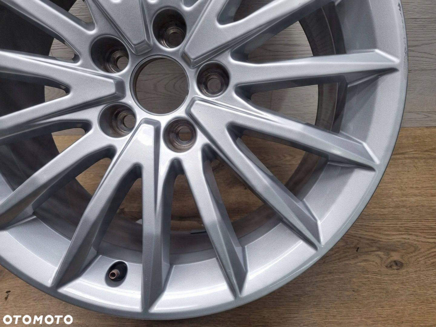 Felga Audi A4 S4 B9 E 7.5Jx17H2 Et29 5x112 8W9601025A - 7