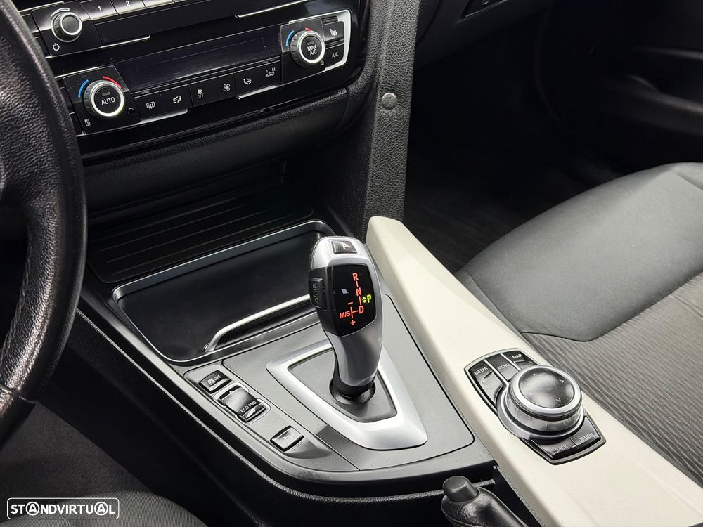 BMW 320 d Aut. Sport Line - 14