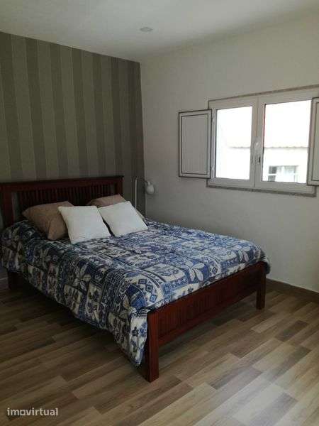 Moradia T3 com 3 suites + pátio e quintal, luz e água incluídos - Grande imagem: 5/6