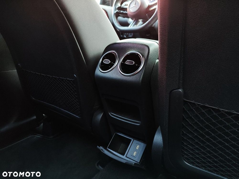 Mercedes-Benz GLB 200 AMG Line 7G-DCT - 14