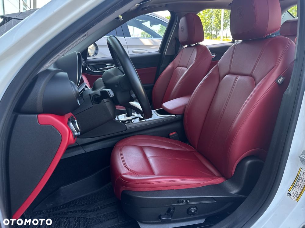 Alfa Romeo Giulia 2.0 Turbo TI Q4 - 28