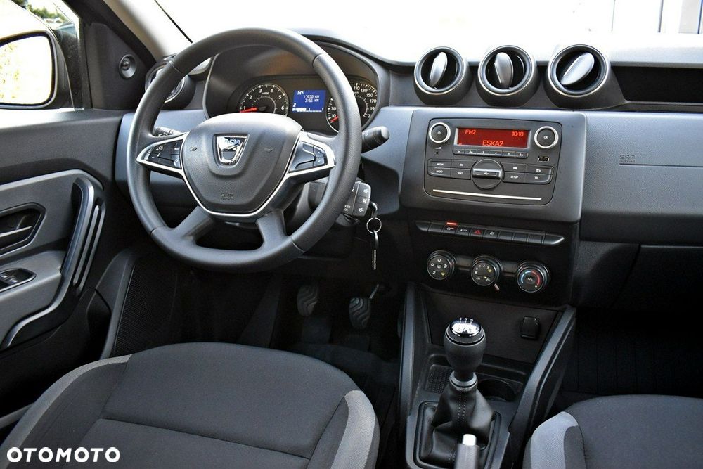 Dacia Duster 1.6 SCe Essential - 17