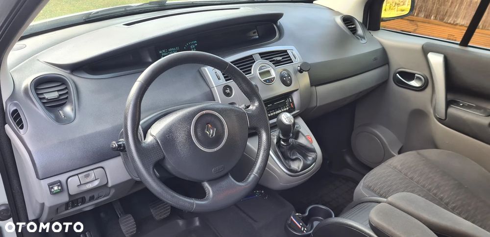 Renault Scenic 2.0 16V Emotion Plus - 13