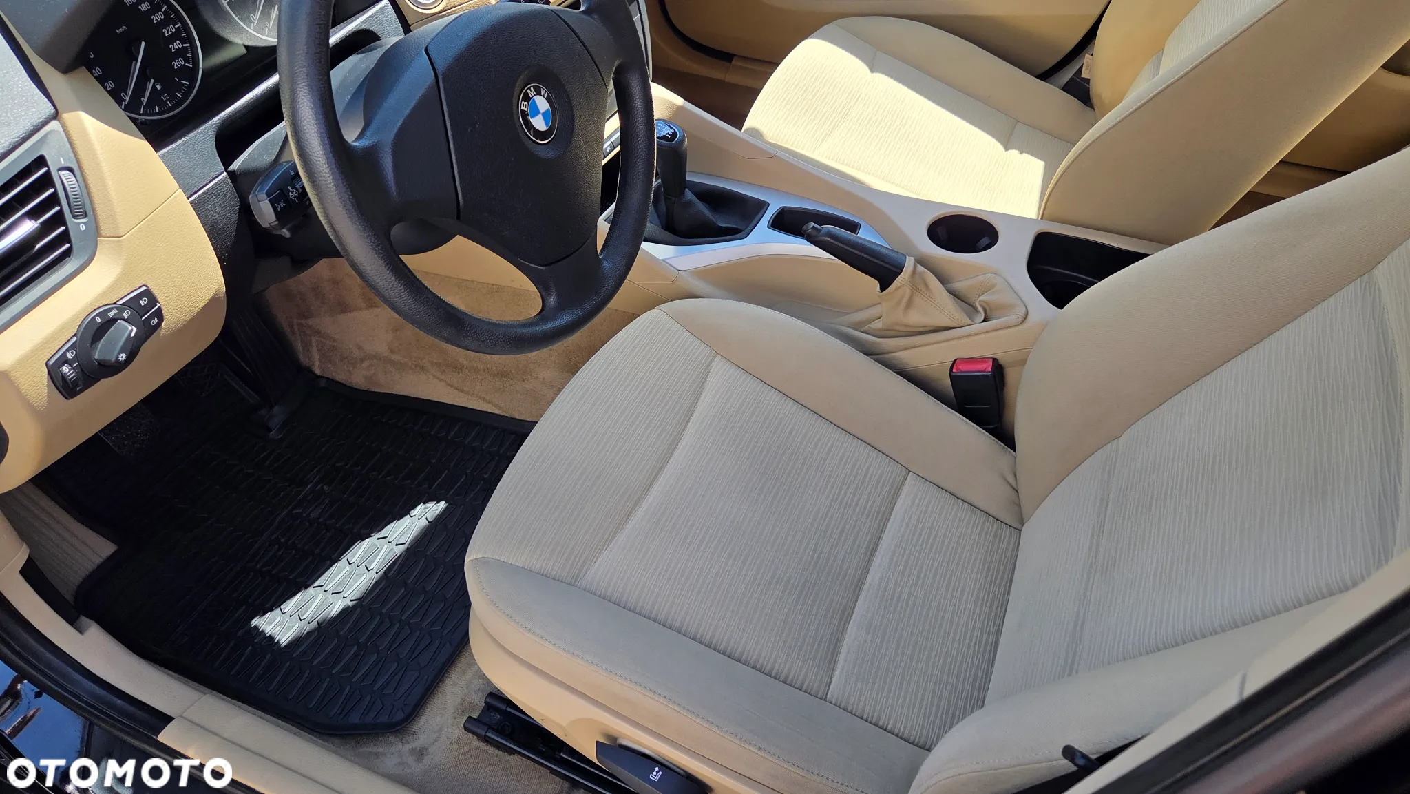 BMW X1 sDrive18i - 24
