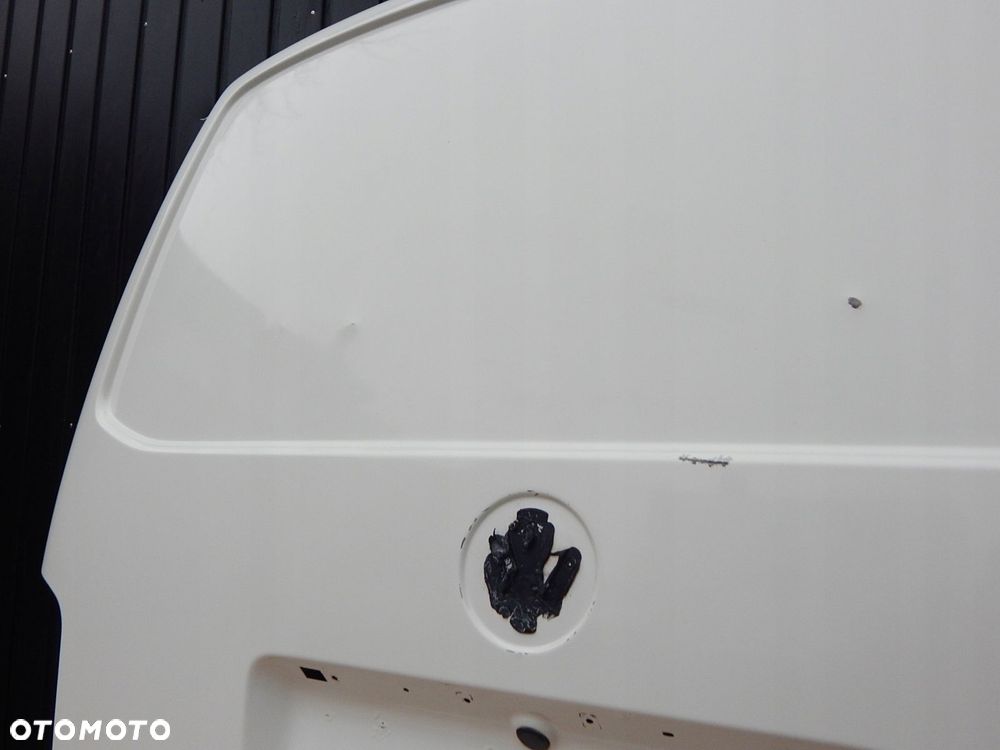 vw t5 klapa bagażnika tył tylna biała r902 - 10