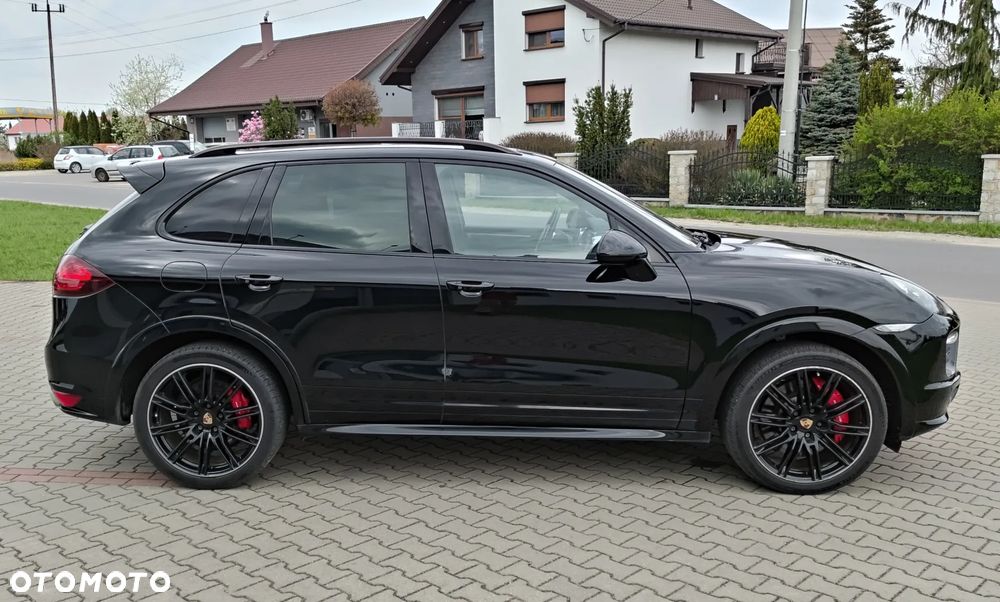 Porsche Cayenne Turbo Tiptronic S - 29