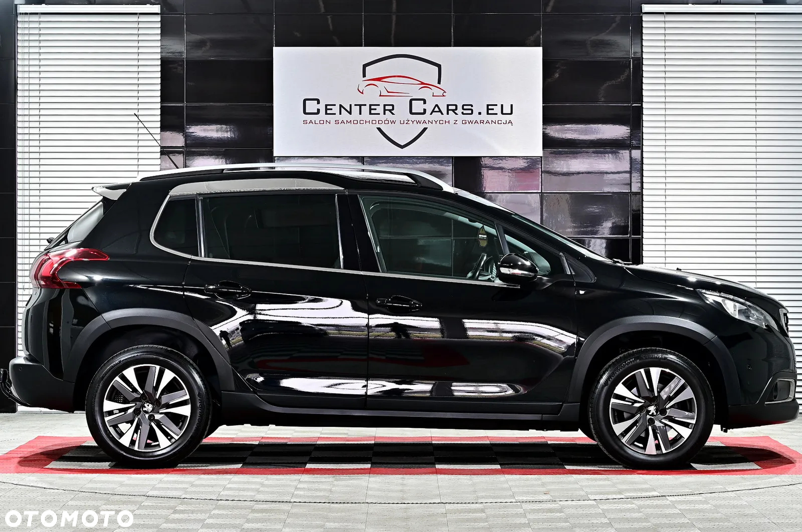Peugeot 2008 1.2 Pure Tech Allure S&S - 18