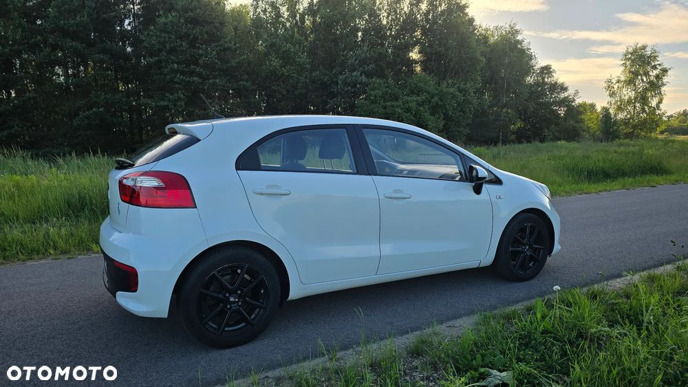 Kia Rio 1.2 Attract - 3