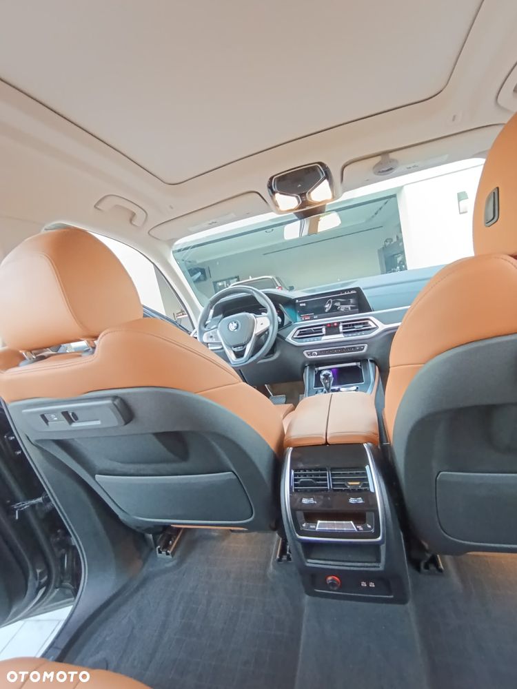 BMW X7 xDrive40i - 32