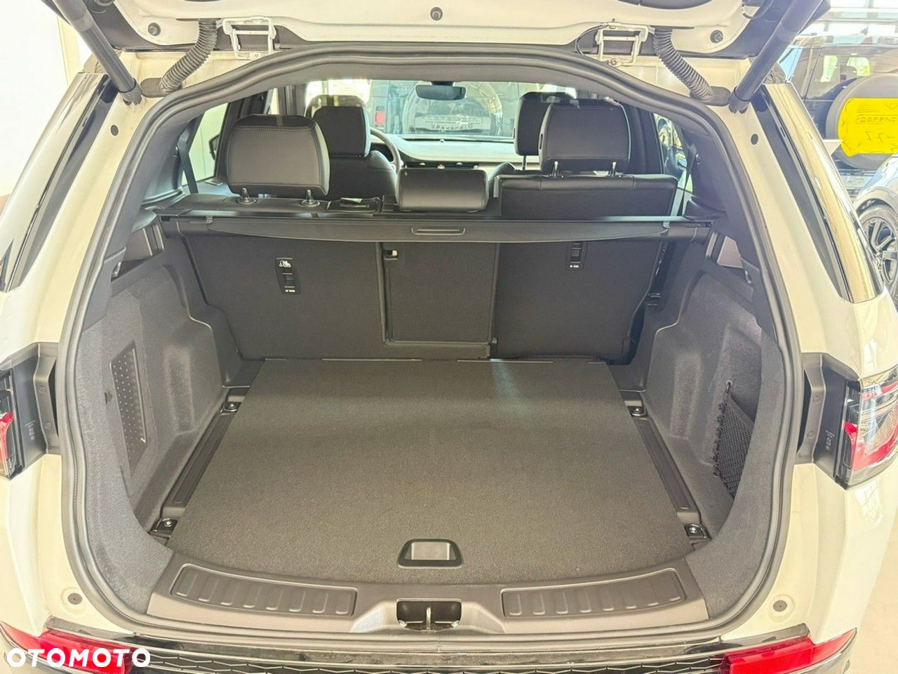 Land Rover Discovery Sport - 16