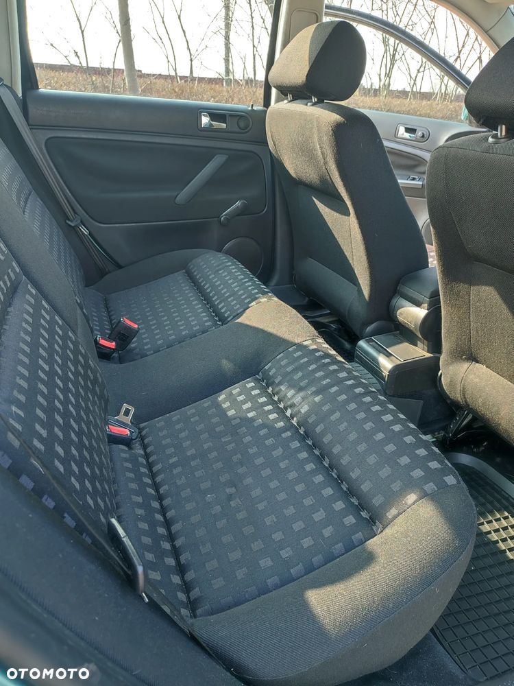 Volkswagen Passat - 9